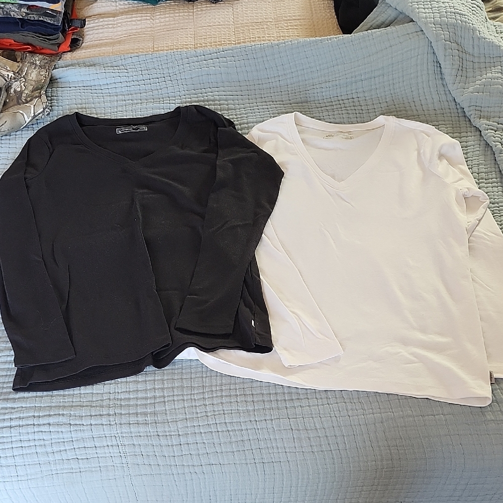 Eddie Bauer Black and White Long Sleeve Tops